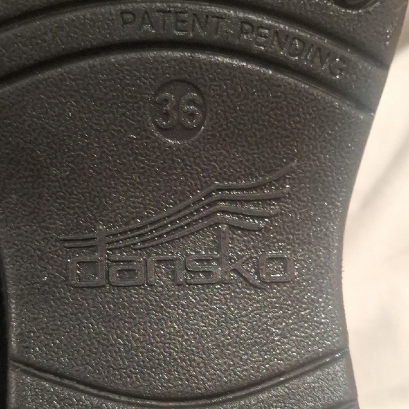 Dansko Wome's Black Slip-On Slippers Size 36 - Picture 9 of 10